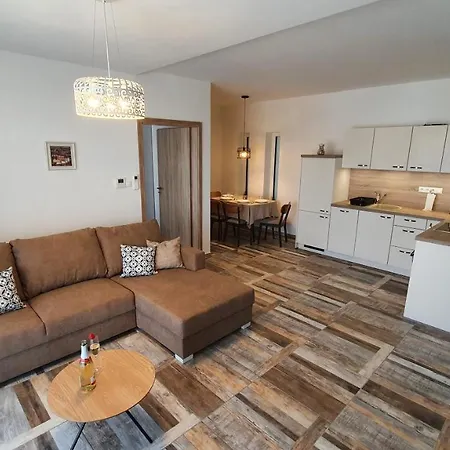 Hullam Apartman * Keszthely