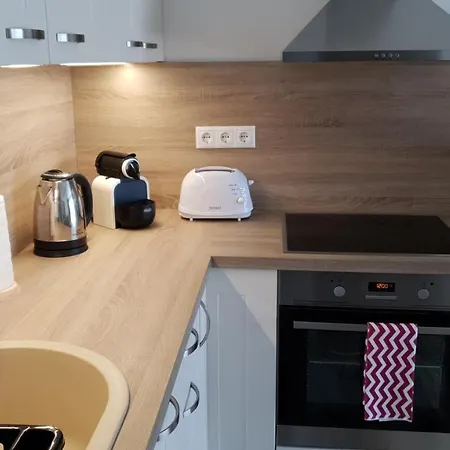 Διαμέρισμα Hullam Apartman Keszthely