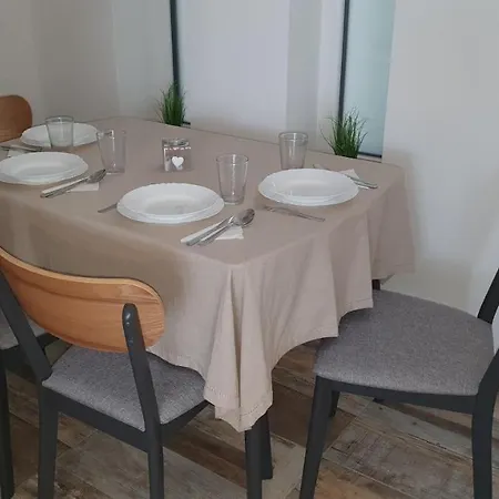 Hullam Apartman Διαμέρισμα *