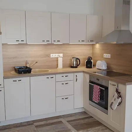 Διαμέρισμα Hullam Apartman Keszthely