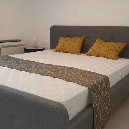 Διαμέρισμα Hullam Apartman *