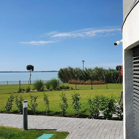 Διαμέρισμα Hullam Apartman Keszthely